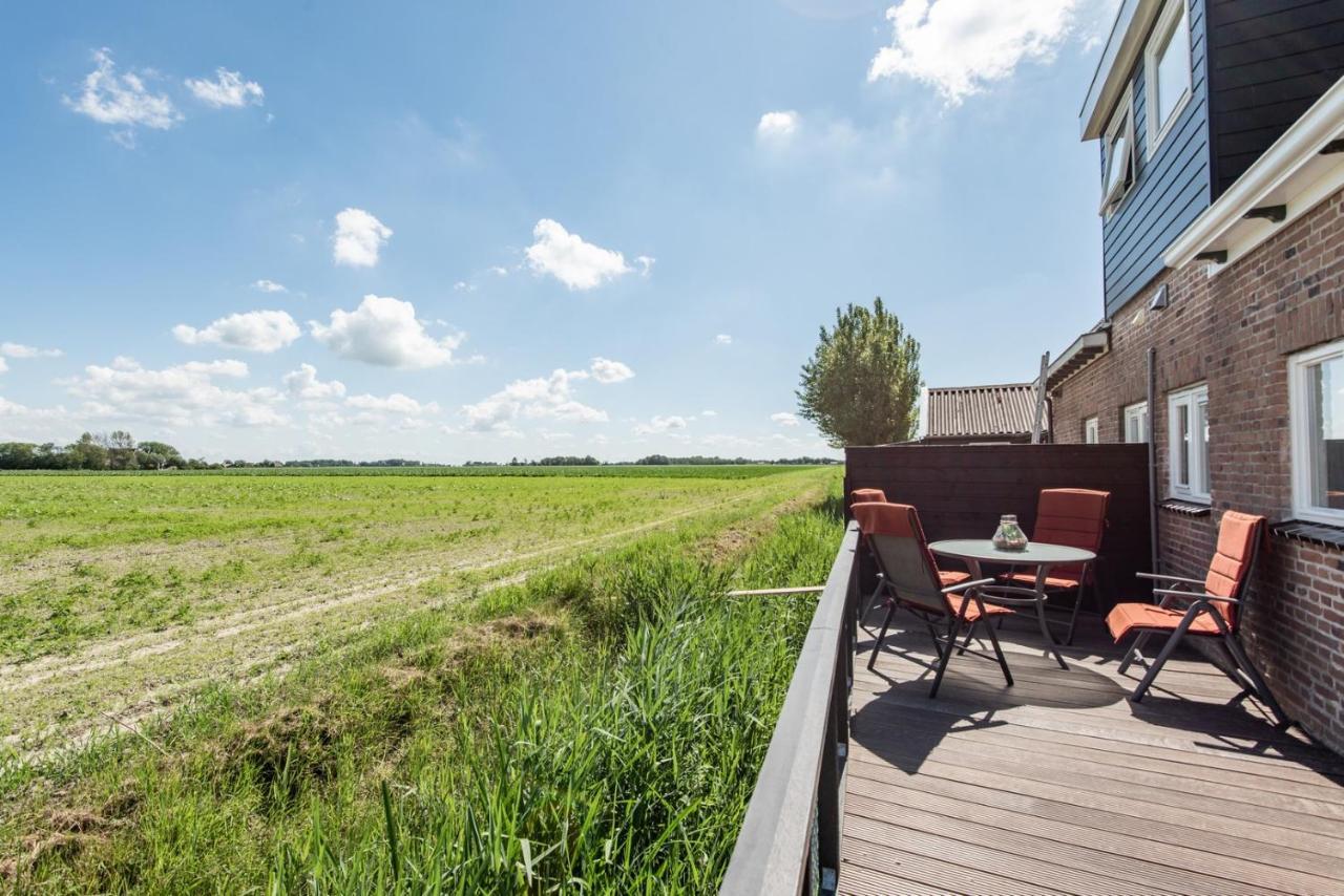 Vakantiewoning Oer It Fjild Holwerd Exterior foto